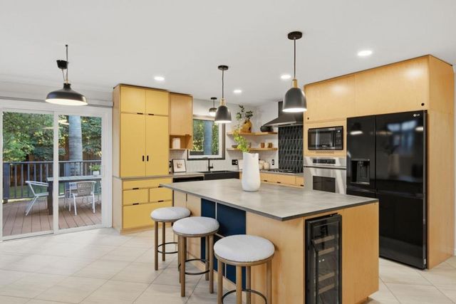 1652 Kentfield Avenue, Redwood City, CA 94061