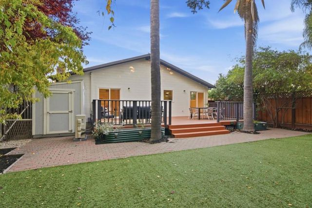 1652 Kentfield Avenue, Redwood City, CA 94061