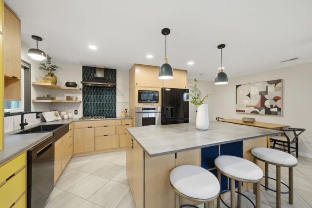 1652 Kentfield Avenue, Redwood City, CA 94061
