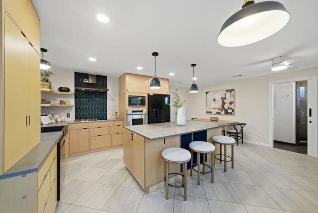 1652 Kentfield Avenue, Redwood City, CA 94061