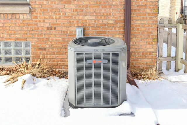 2440 S 81st STREET, West Allis, WI 53219