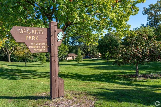 2440 S 81st STREET, West Allis, WI 53219