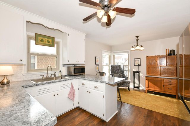 2440 S 81st STREET, West Allis, WI 53219