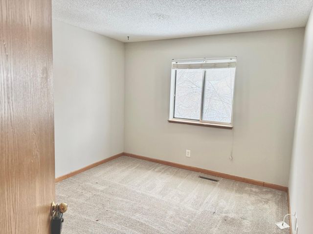 8573 Cardiff Lane, Eden Prairie, MN 55344