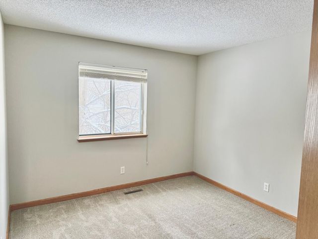 8573 Cardiff Lane, Eden Prairie, MN 55344