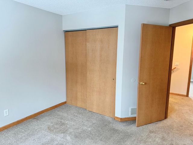 8573 Cardiff Lane, Eden Prairie, MN 55344