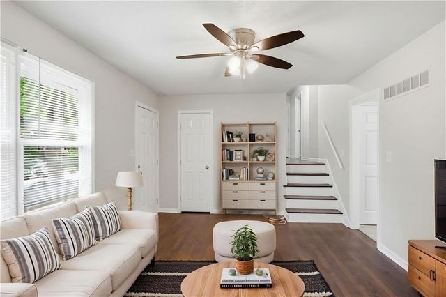 8909 Stark Avenue, Kansas City, MO 64138