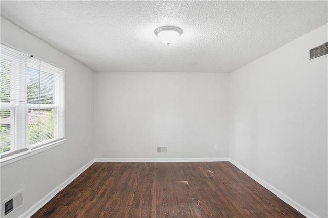 8909 Stark Avenue, Kansas City, MO 64138