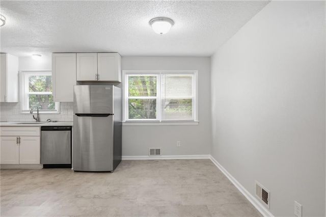 8909 Stark Avenue, Kansas City, MO 64138