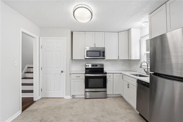 8909 Stark Avenue, Kansas City, MO 64138