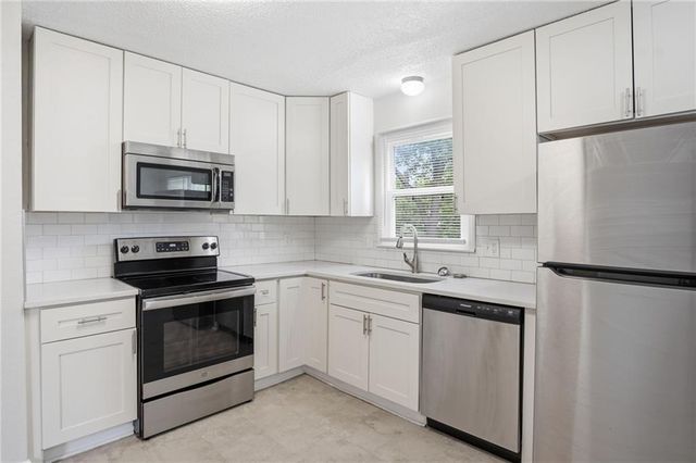 8909 Stark Avenue, Kansas City, MO 64138