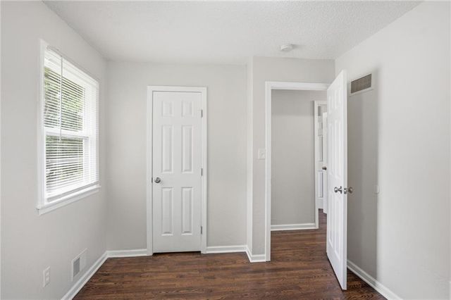 8909 Stark Avenue, Kansas City, MO 64138