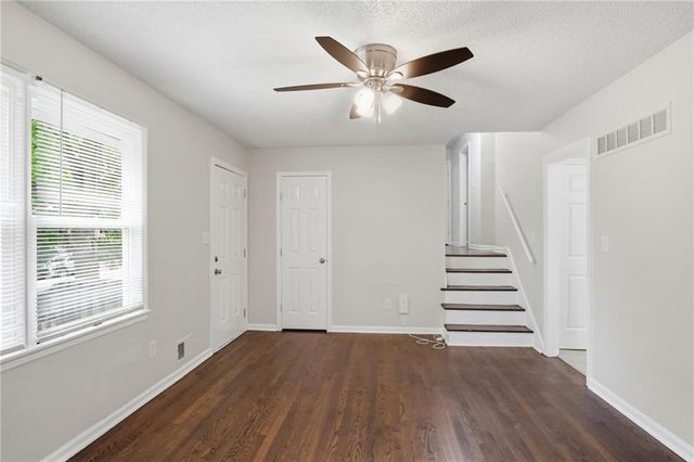 8909 Stark Avenue, Kansas City, MO 64138