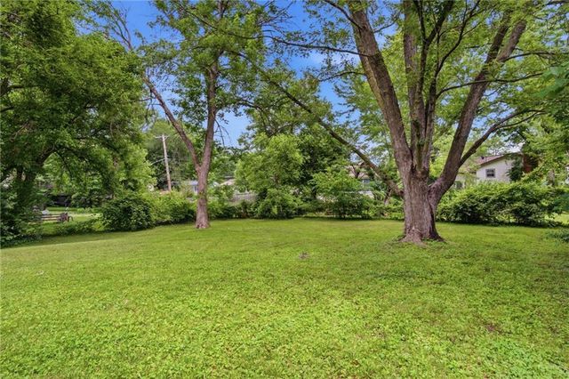 8909 Stark Avenue, Kansas City, MO 64138