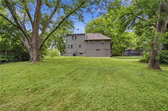 8909 Stark Avenue, Kansas City, MO 64138