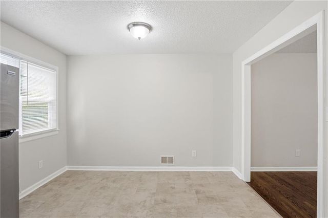 8909 Stark Avenue, Kansas City, MO 64138