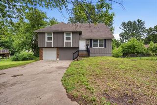 8909 Stark Avenue, Kansas City, MO 64138