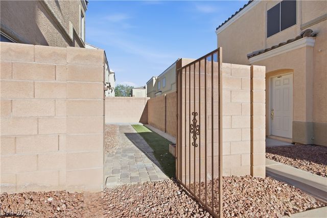 6316 Rolling Rose Street 102, North Las Vegas, NV 89081