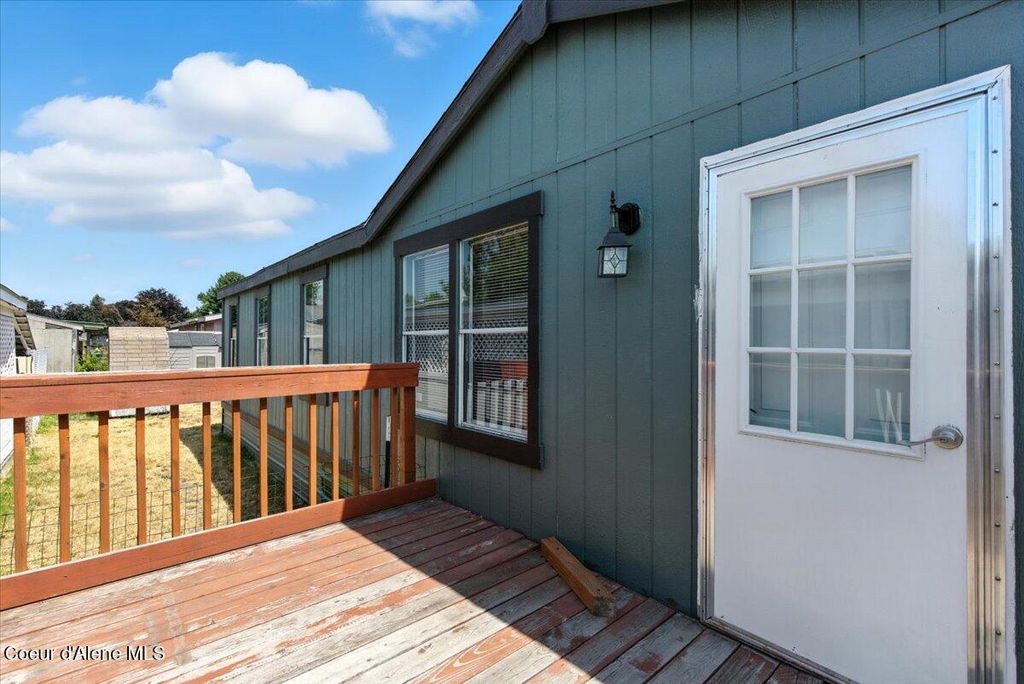 2189 W YORKSHIRE AVE, Coeur D'alene, ID 83815