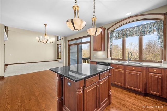 261 Johnson Woods Drive, Batavia, IL 60510