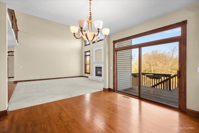 261 Johnson Woods Drive, Batavia, IL 60510