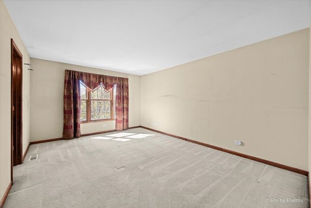261 Johnson Woods Drive, Batavia, IL 60510