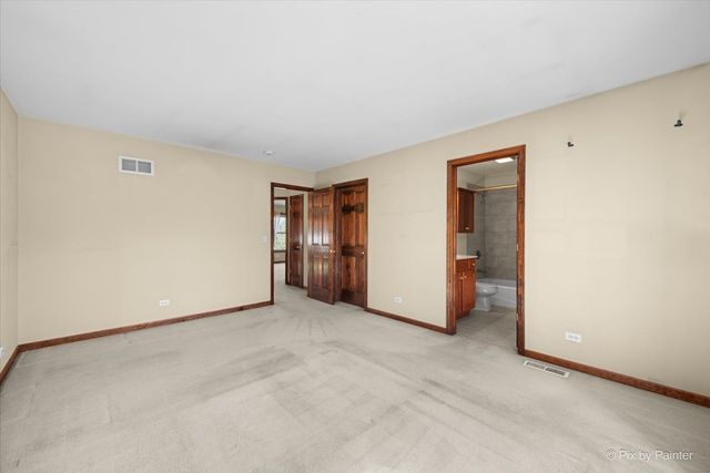 261 Johnson Woods Drive, Batavia, IL 60510