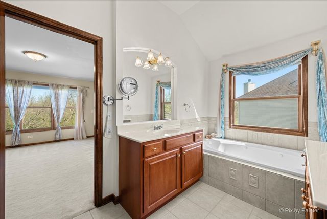 261 Johnson Woods Drive, Batavia, IL 60510