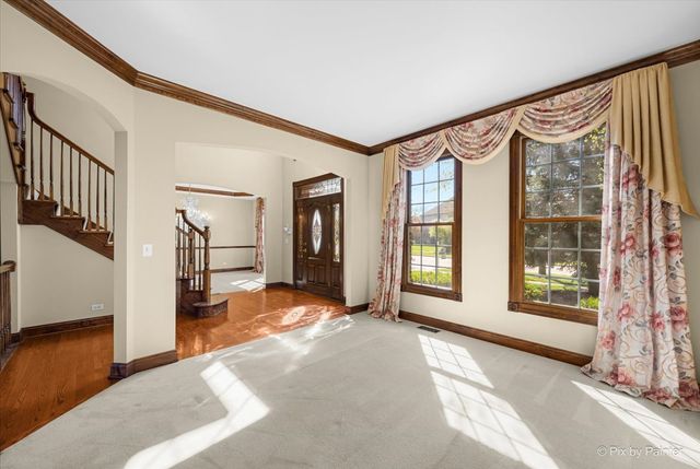 261 Johnson Woods Drive, Batavia, IL 60510