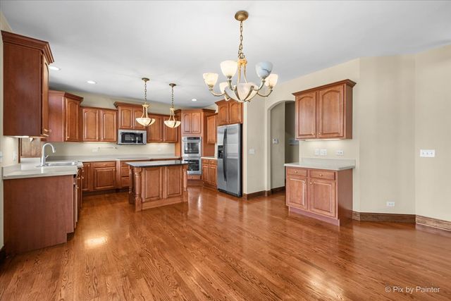 261 Johnson Woods Drive, Batavia, IL 60510