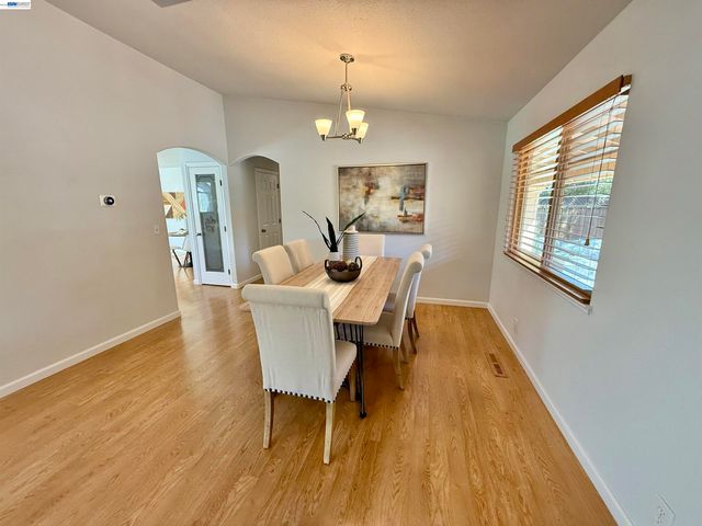 2249 Stonebridge Rd, Livermore, CA 94550