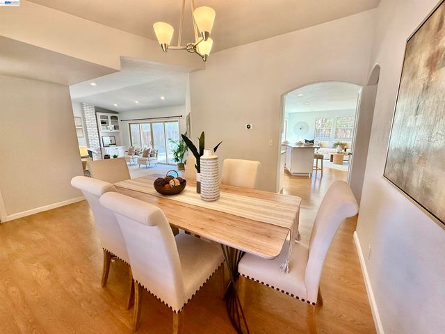 2249 Stonebridge Rd, Livermore, CA 94550