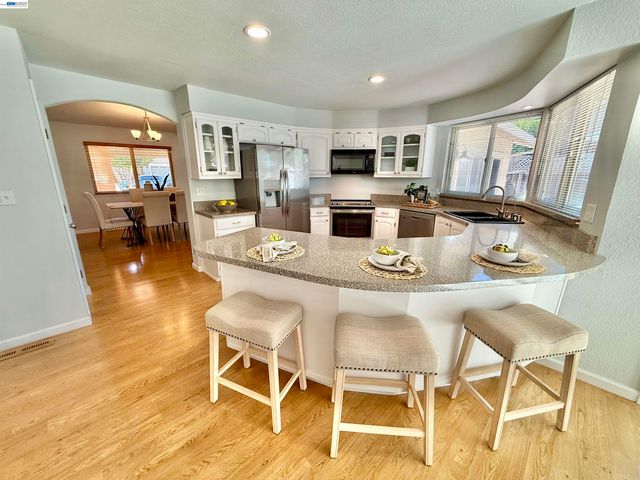 2249 Stonebridge Rd, Livermore, CA 94550