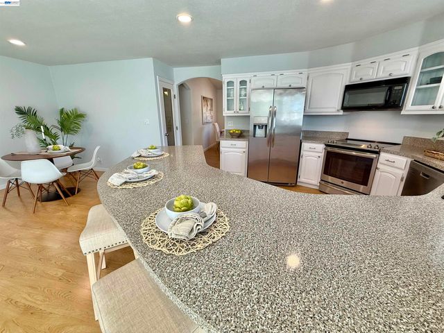 2249 Stonebridge Rd, Livermore, CA 94550