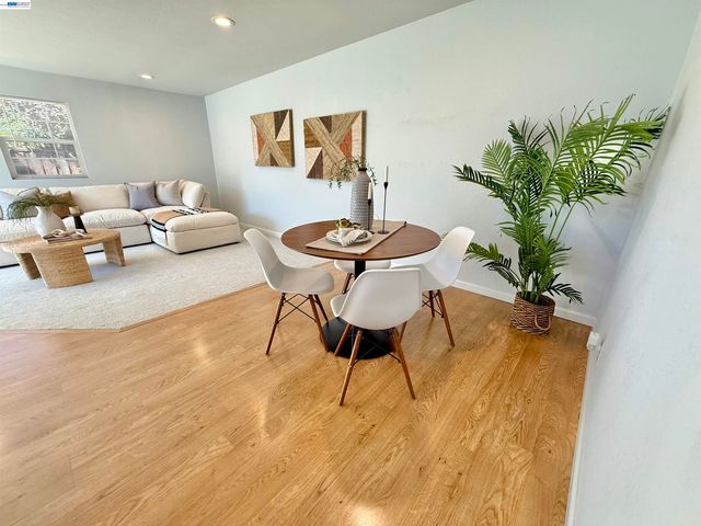 2249 Stonebridge Rd, Livermore, CA 94550