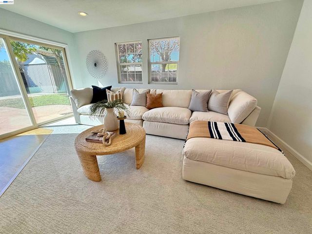 2249 Stonebridge Rd, Livermore, CA 94550