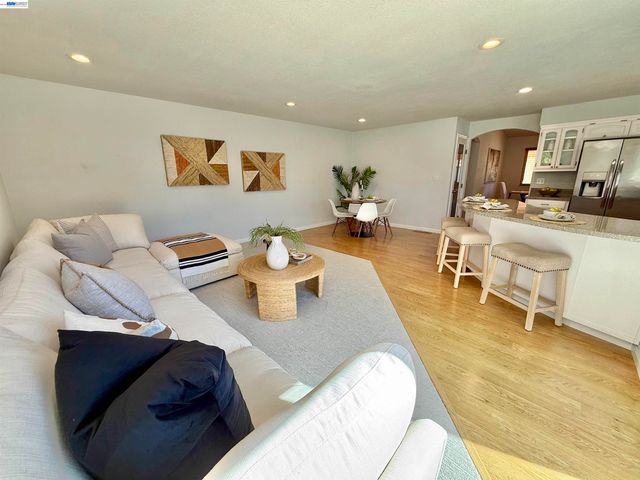 2249 Stonebridge Rd, Livermore, CA 94550