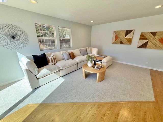 2249 Stonebridge Rd, Livermore, CA 94550