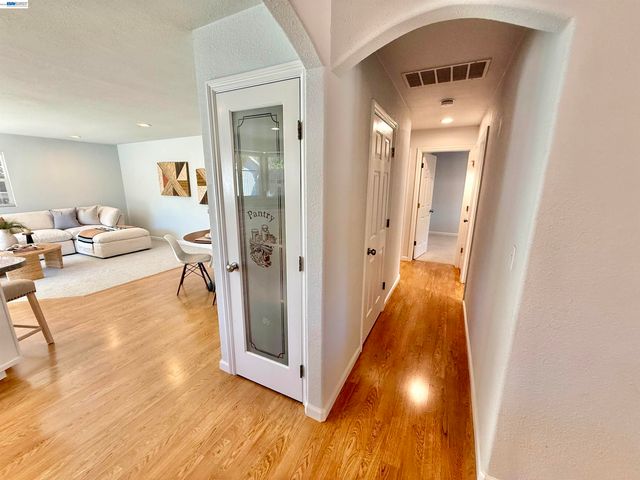 2249 Stonebridge Rd, Livermore, CA 94550