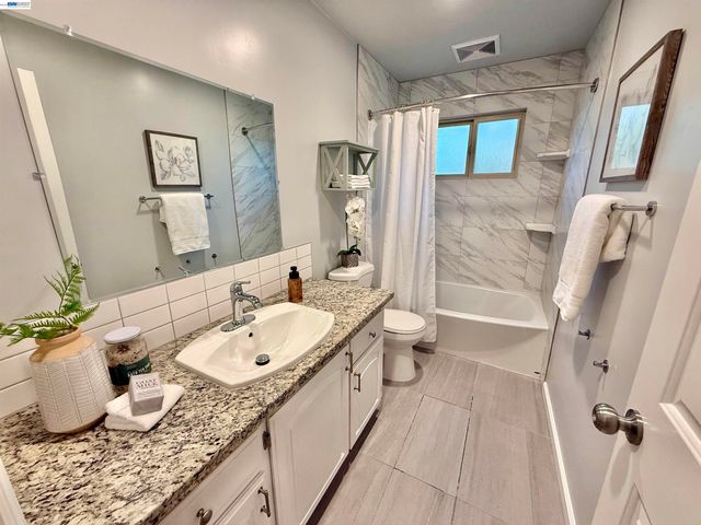 2249 Stonebridge Rd, Livermore, CA 94550