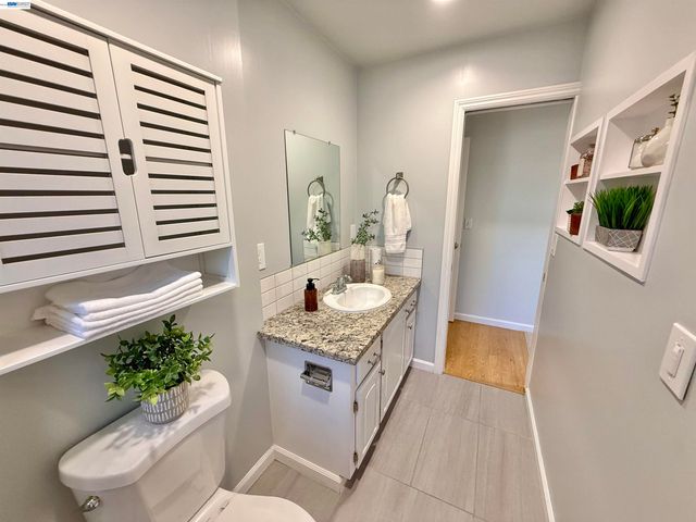 2249 Stonebridge Rd, Livermore, CA 94550