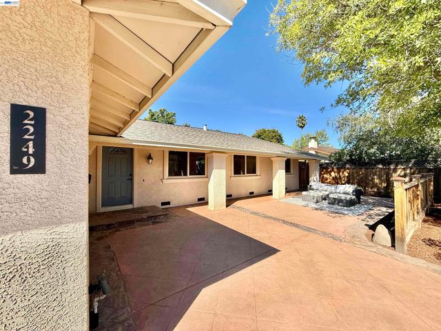 2249 Stonebridge Rd, Livermore, CA 94550