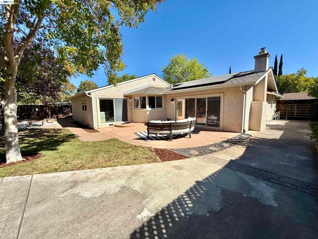 2249 Stonebridge Rd, Livermore, CA 94550