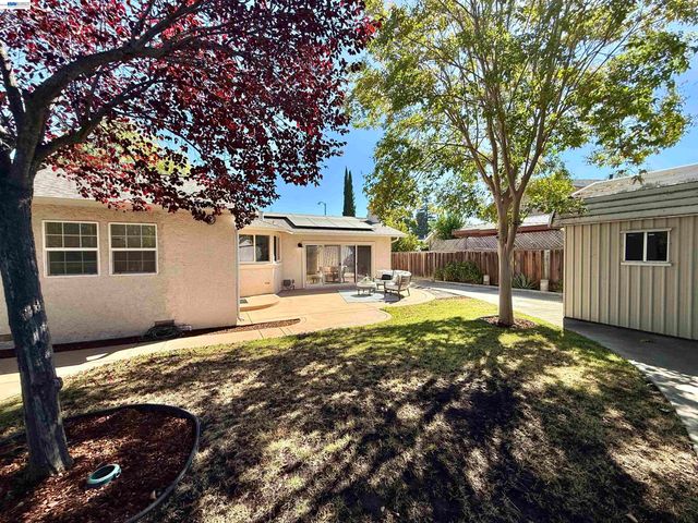 2249 Stonebridge Rd, Livermore, CA 94550