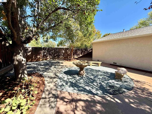 2249 Stonebridge Rd, Livermore, CA 94550
