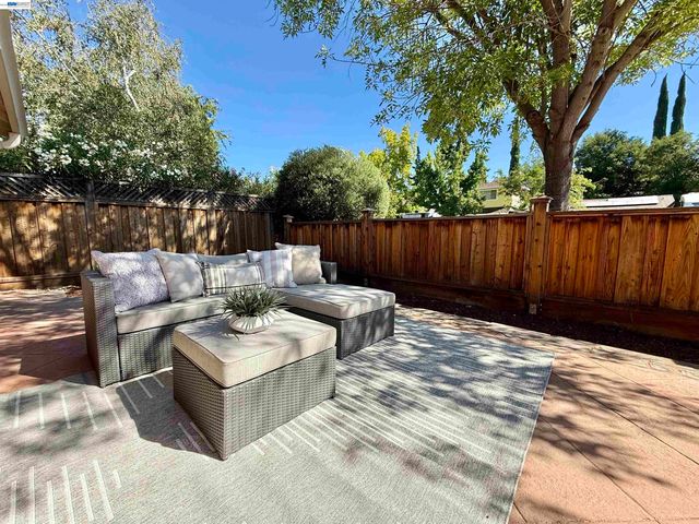 2249 Stonebridge Rd, Livermore, CA 94550