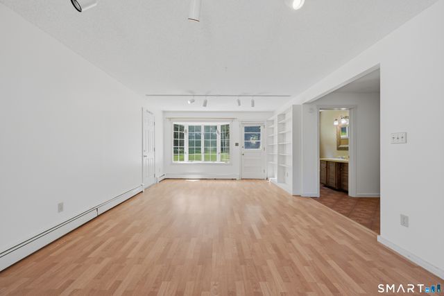 18 Oakridge Drive, Ledyard, CT 06335