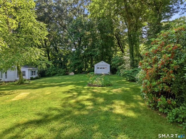 18 Oakridge Drive, Ledyard, CT 06335