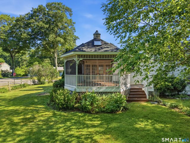 18 Oakridge Drive, Ledyard, CT 06335