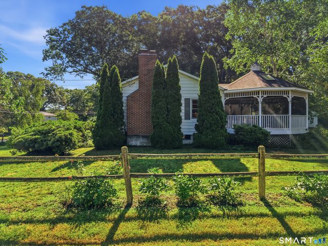 18 Oakridge Drive, Ledyard, CT 06335